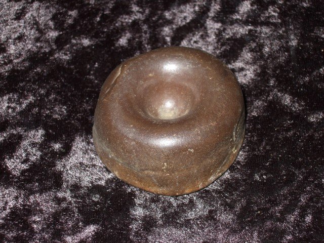 Museum quality 1 7/8" polished Hematite paint pot,: Museum quality 1 7/8" polished Hematite paint pot, Mason Co., KY