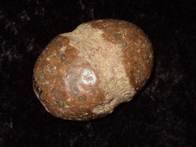 Very nice 3 1/8" polished and fully grooved quart: Very nice 3 1/8" polished and fully grooved quartz hammerstone found by Marlin Tomlin in Adams Co., OH