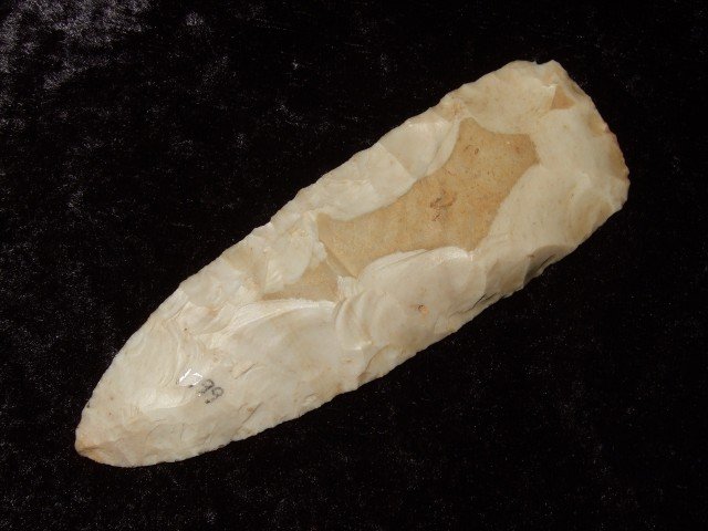 Very finely made 3 3/4" Flint Ridge flint Fort Anc: Very finely made 3 3/4" Flint Ridge flint Fort Ancient knife found by S. Cup at the mouth of Donaldson Creek near Wrightsville, Adams Co., OH