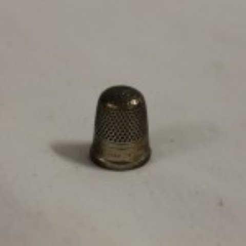 J.W. Jones (Mt. Sterling, KY) coin silver No. 8 thim: J.W. Jones (Mt. Sterling, KY) coin silver No. 8 thimble