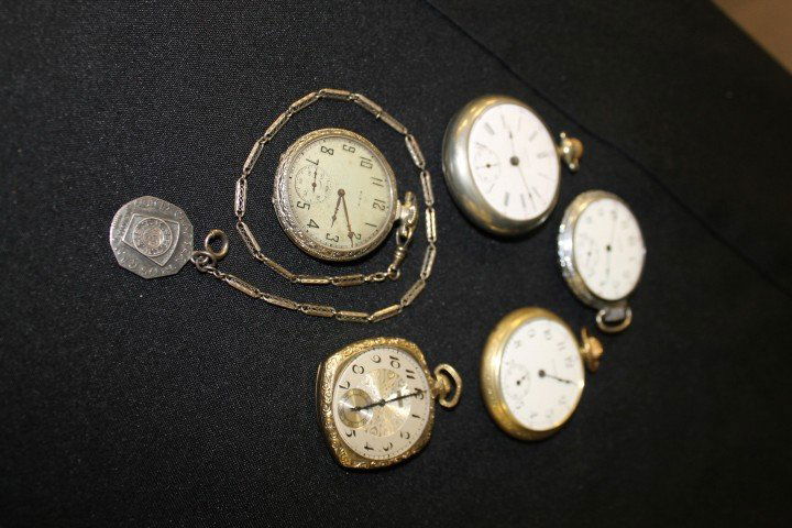 Pocket watches: Elgin 1 3/4" with Wadsworth #5957: Pocket watches: Elgin 1 3/4" with Wadsworth #5957078 case, 17 jewel, works #25637089, with fob and chain "Acatia Chapter No. 195 R.A.M. Cincinnati, Ohio", loose crystal; Waltham 2 1/8" with Philadelph