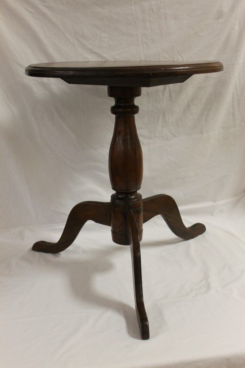 Shaker candle stand, 24 3/8" tall, 20 5/8" wide. : Shaker candle stand, 24 3/8" tall, 20 5/8" wide. Union Village, Ohio. Minor separation in support.