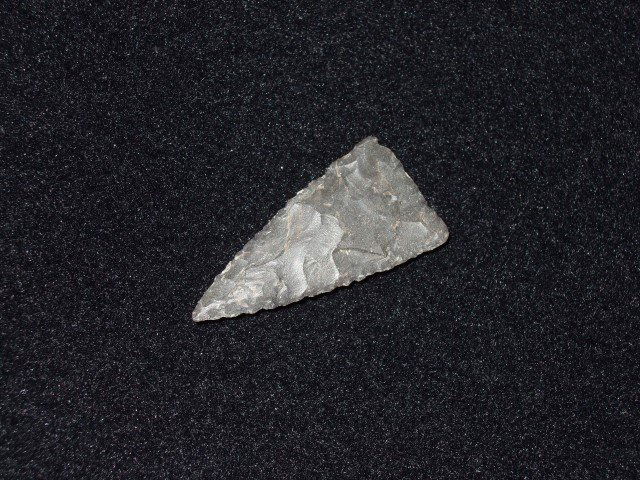 1 1/4" dark Dover flint triangle: 1 1/4" dark Dover flint triangle
