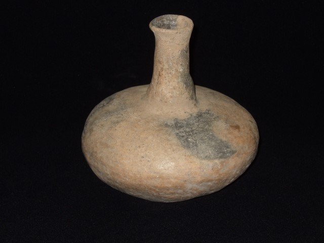 Fine 6 7/8" X 6 5/8" pottery water bottle with minor ri: Fine 6 7/8" X 6 5/8" pottery water bottle with minor rim restoration