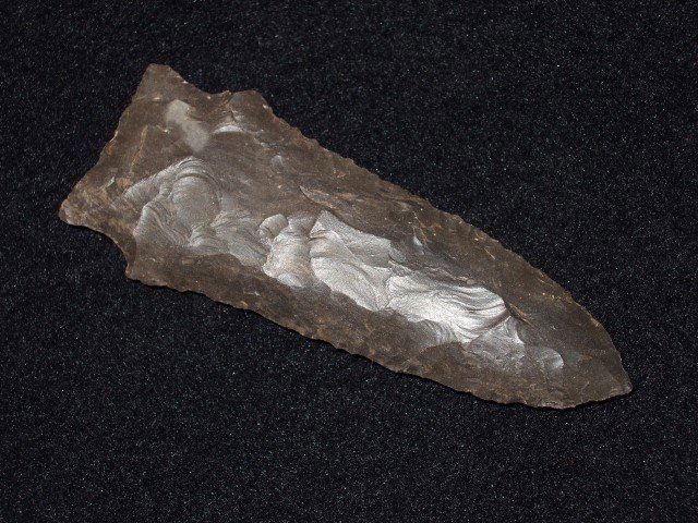 Fine 2 7/8" dark Dover flint stemmed Archaic Benton: Fine 2 7/8" dark Dover flint stemmed Archaic Benton