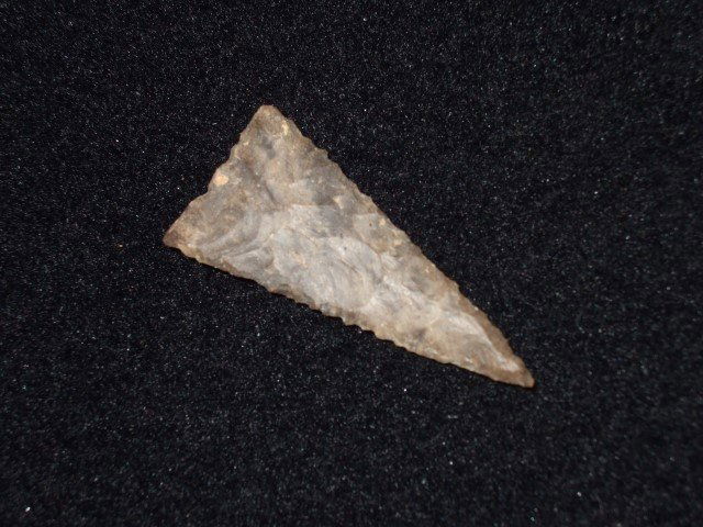 Fine 1 7/8" Dover flint Mississippian triangular point: Fine 1 7/8" Dover flint Mississippian triangular point