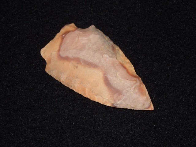 Colorful 2 3/16" Horse Creek chert Benton point: Colorful 2 3/16" Horse Creek chert Benton point