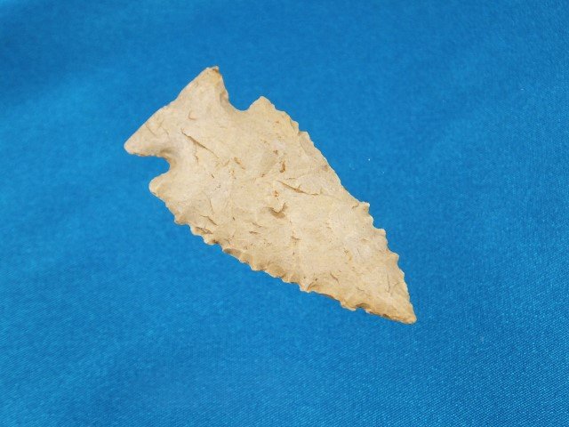2 1/8" serrated Hornstone Palmer, KY: 2 1/8" serrated Hornstone Palmer, KY