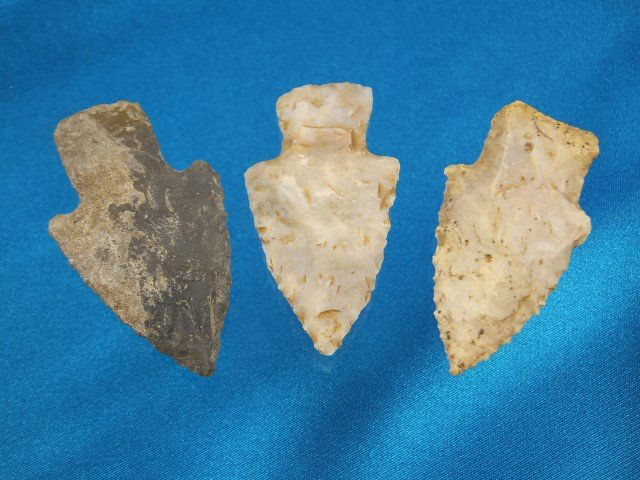 Group of 3 nice and colorful KY points, largest is 1 15: Group of 3 nice and colorful KY points, largest is 1 15/16"