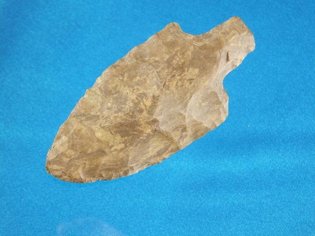 Dover flint Mulberry Creek point, Tennessee, app. 2 7/8: Dover flint Mulberry Creek point, Tennessee, app. 2 7/8"