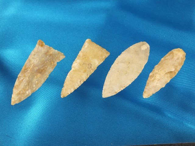 Group of 4 nice blades, KY, largest is 2 3/4": Group of 4 nice blades, KY, largest is 2 3/4"
