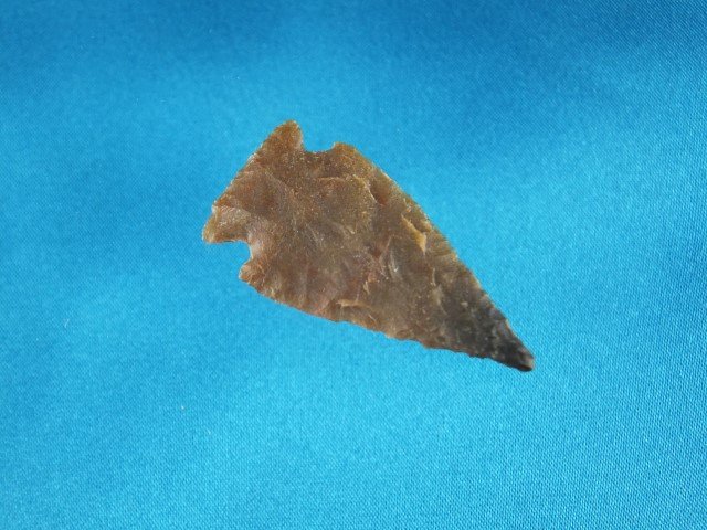 Fine 1 1/2" high-grade flint Corner Notch point, AR: Fine 1 1/2" high-grade flint Corner Notch point, AR