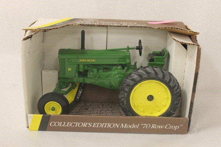 Ertl Blueprint Replica 1991 Collector's Edition 1953: Ertl Blueprint Replica 1991 Collector's Edition 1953 John Deere 70 row-Crop tractor, No. 5611, 2331