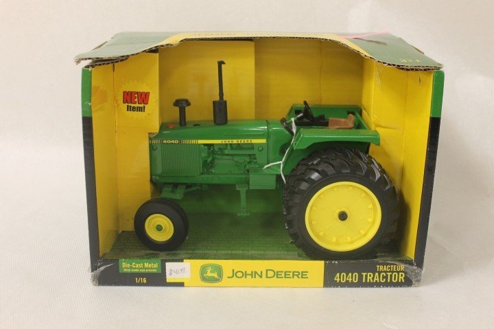 Ertl 1:16 scale 2003 John Deere Open Station 4040: Ertl 1:16 scale 2003 John Deere Open Station 4040 tractor with duals, No. 15478