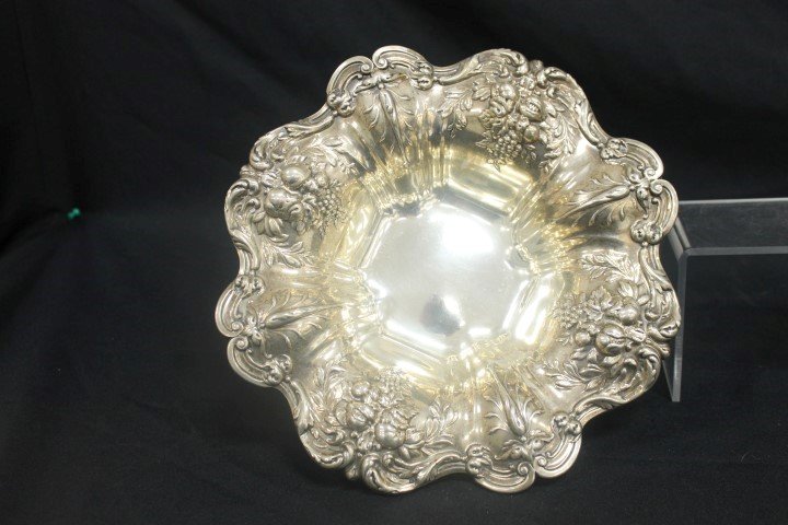 Reed & Barton sterling silver Francis I embossed: Reed & Barton sterling silver Francis I embossed compote, app. 5 1/2" tall, 11 1/2" wide. App. 26.2 troy ounces