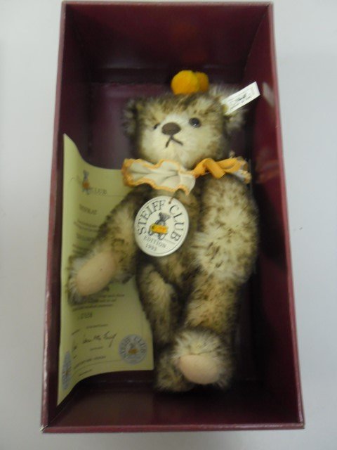 Steiff Club Edition 1993/94 Teddy Clown 1928, in: Steiff Club Edition 1993/94 Teddy Clown 1928, in original box with original paperwork. #0765B, 420023