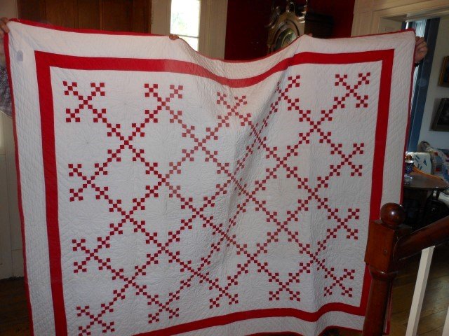 Red and white Tic-Tac-Toe quilt, app. 70" X 84": Red and white Tic-Tac-Toe quilt, app. 70" X 84"