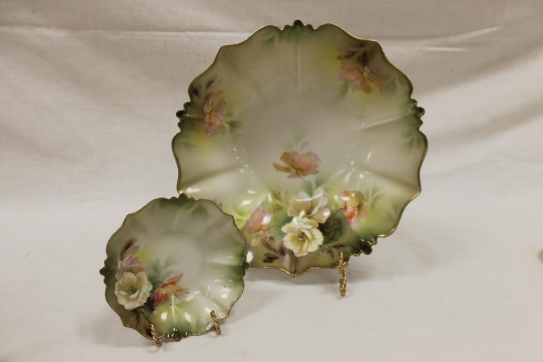 Red mark RS Prussia floral berry set with 6 bowls with: Red mark RS Prussia floral berry set with 6 bowls with poppies, with scalloped border and gold rim. 1 bowl with broken rim point, minor wear, 10 1/4" master bowl.