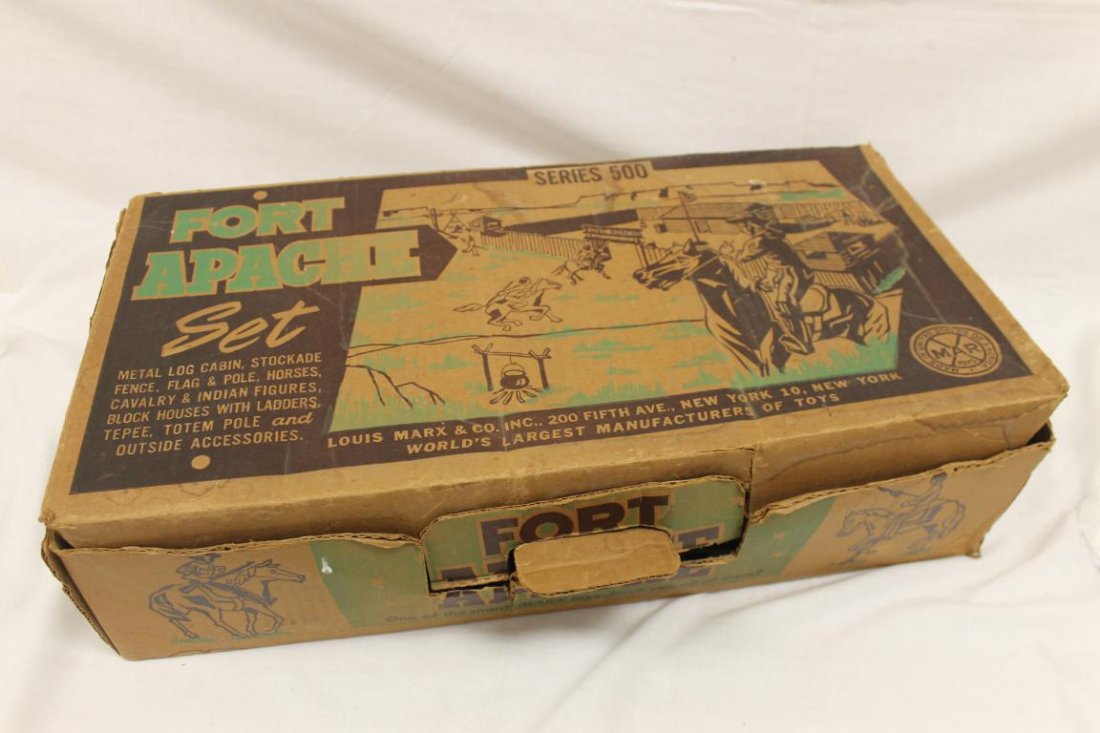 Marx Fort Apache Set, Series 500, No. 3647, in original: Marx Fort Apache Set, Series 500, No. 3647, in original box. Box with tears and staining, with plastic and metal buildings, plastic teepees, cowboys and Indians, horses, steer, fence, etc.