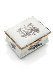 A GERMAN COPPER-GILT MOUNTED ENAMEL SNUFF BOX AND COVER: A GERMAN COPPER-GILT MOUNTED ENAMEL SNUFF BOX AND COVERprobably Berlin, ca. 17604,2 x 8,3 x 4,7 cmCopper, white enamelled, painted in schwarzlot and polychrome with figures and couples in a