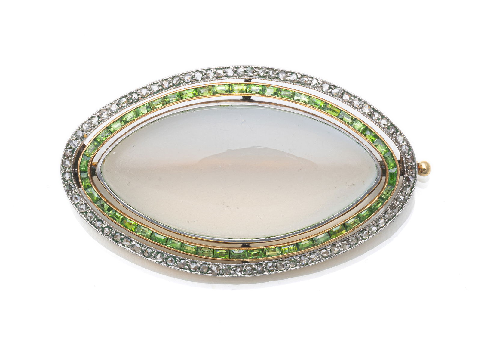 MOONSTONE DIAMOND BROOCH: MOONSTONE DIAMOND BROOCH4,1 x 2,4 cm750/000 yellow and white gold (tested). Moonstone in navette-shaped cabochon cut. Approx. 70 diamonds totaling approx. 0.20 ct (estimated) of low quality. Approx. 4