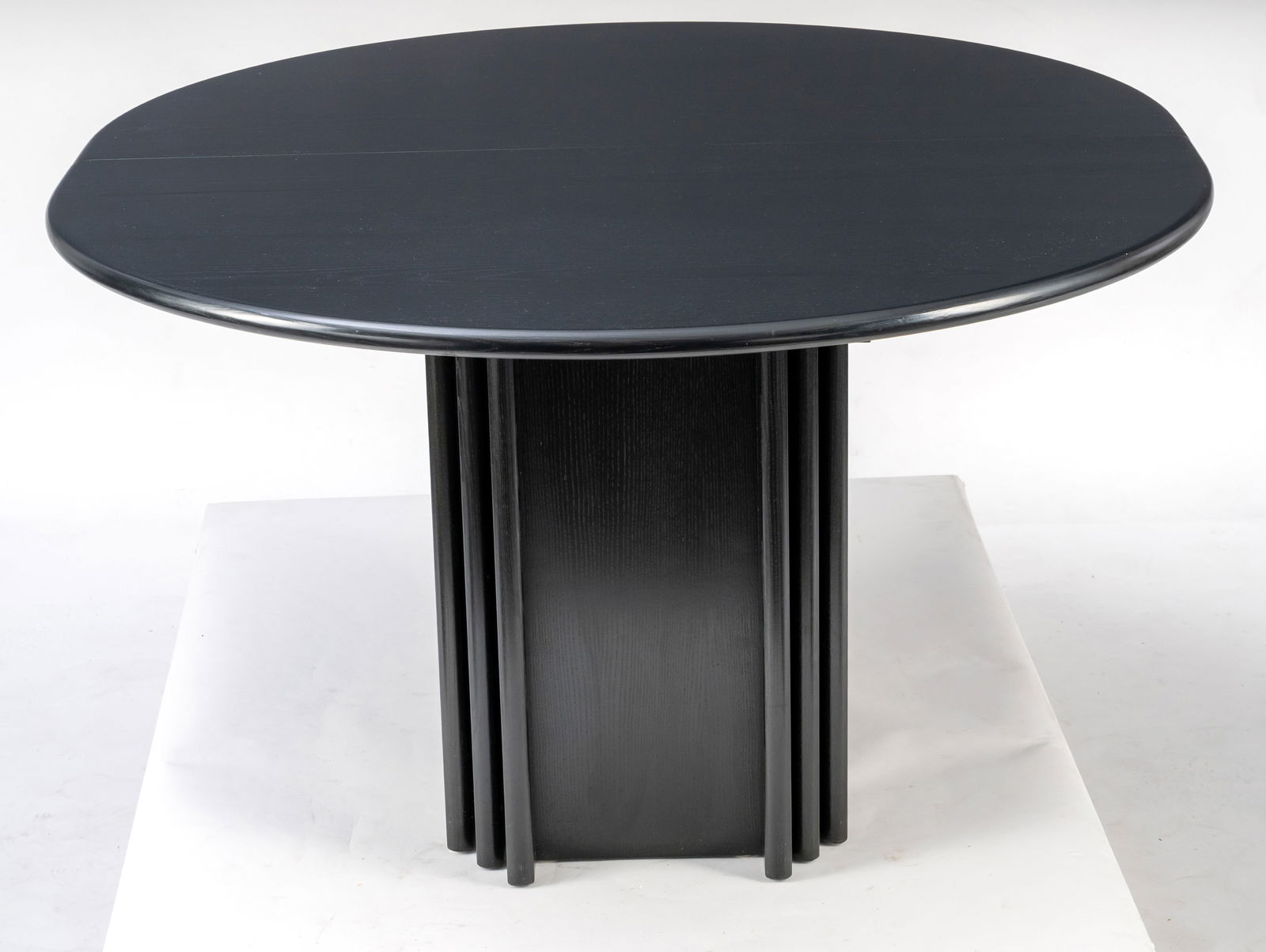 Black dining table - 4