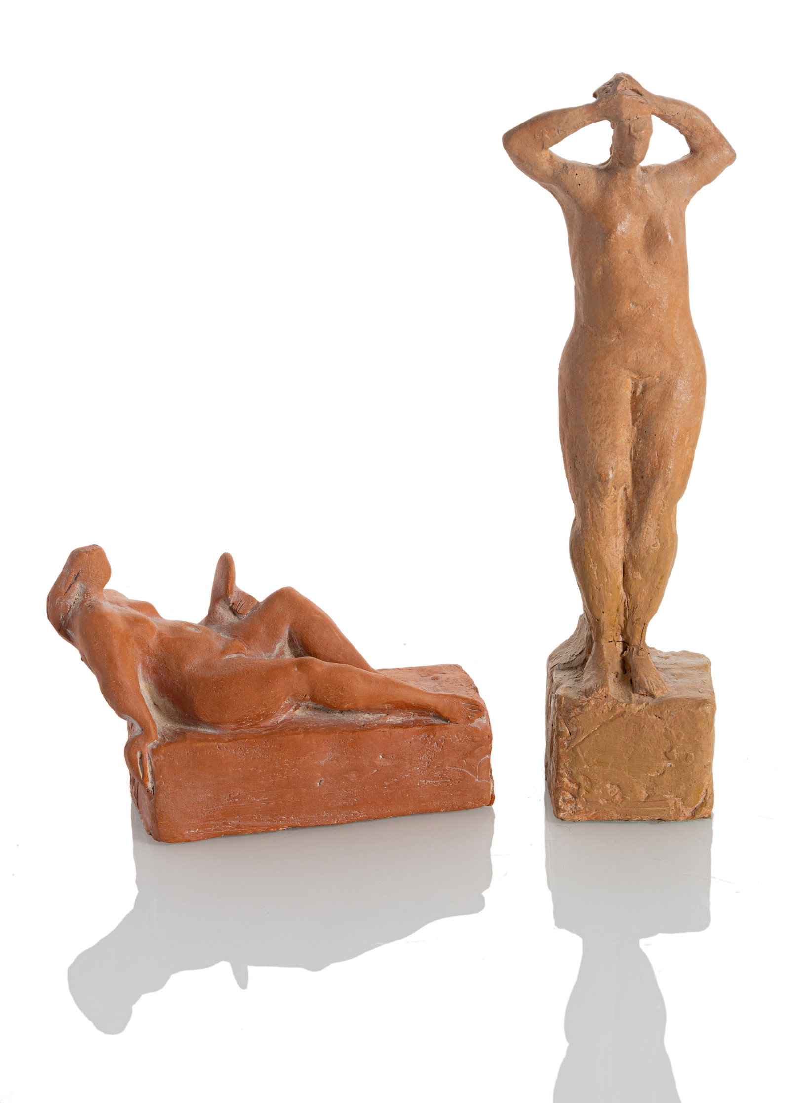 Decool, Günther: Decool, Günther Stuttgart, 1932 - Fellbach, 2020 Versch. 2 works: Female nude. Clay. Both signed. Private property, Baden-Württemberg.Decool, Günther Stuttgart, 1932 - Fellbach, 2020