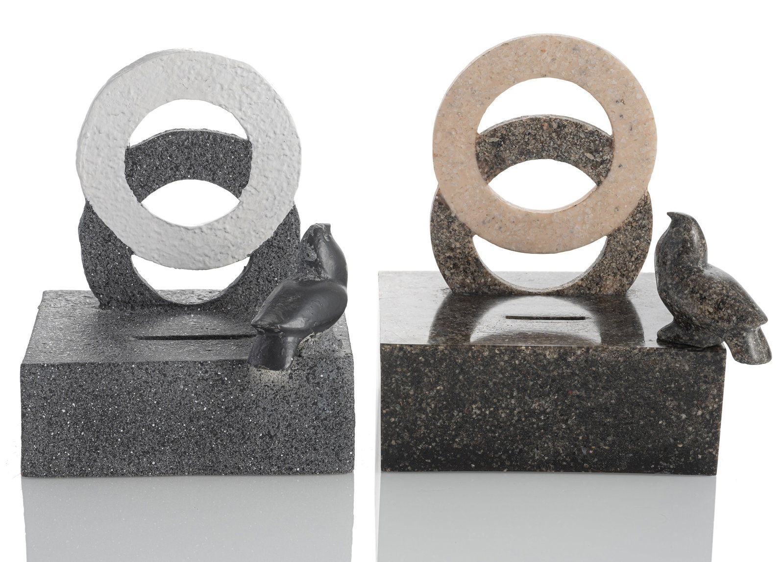 Zolper, Heinz: Zolper, Heinz Köln, 1949 23 x 20,5 x 16 cm Money Box, 1991. Granite and synthetic resin. Signed, dated and numbered 39/100 on a plaque on the reverse. Add.: a corresponding model. Corporate colle