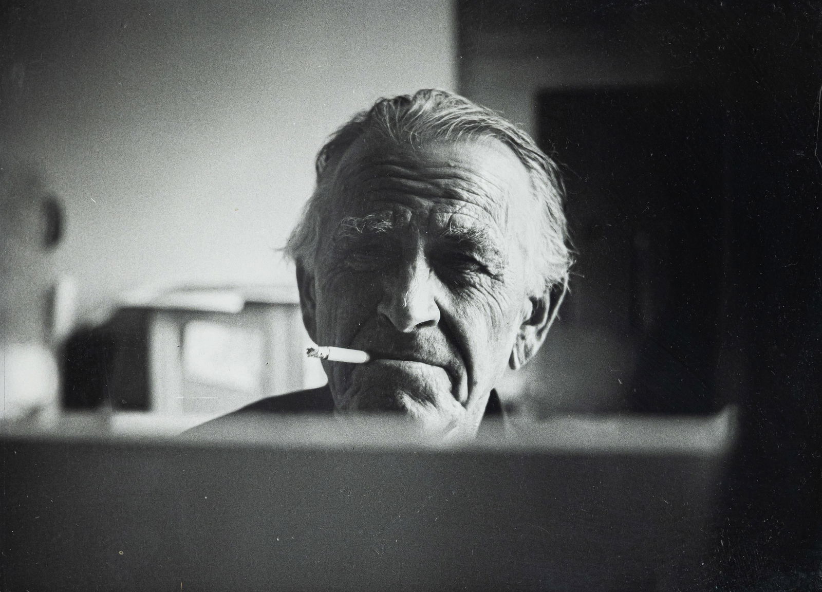 Moses, Stefan: Moses, Stefan Liegnitz, 1928 - Munich, 2018 18 x 24 cm, R. Portrait of Otto Dix. Silver gelatine print on paper. With artist stamp and dedication on the reverse. Private property, Bayern.Moses,