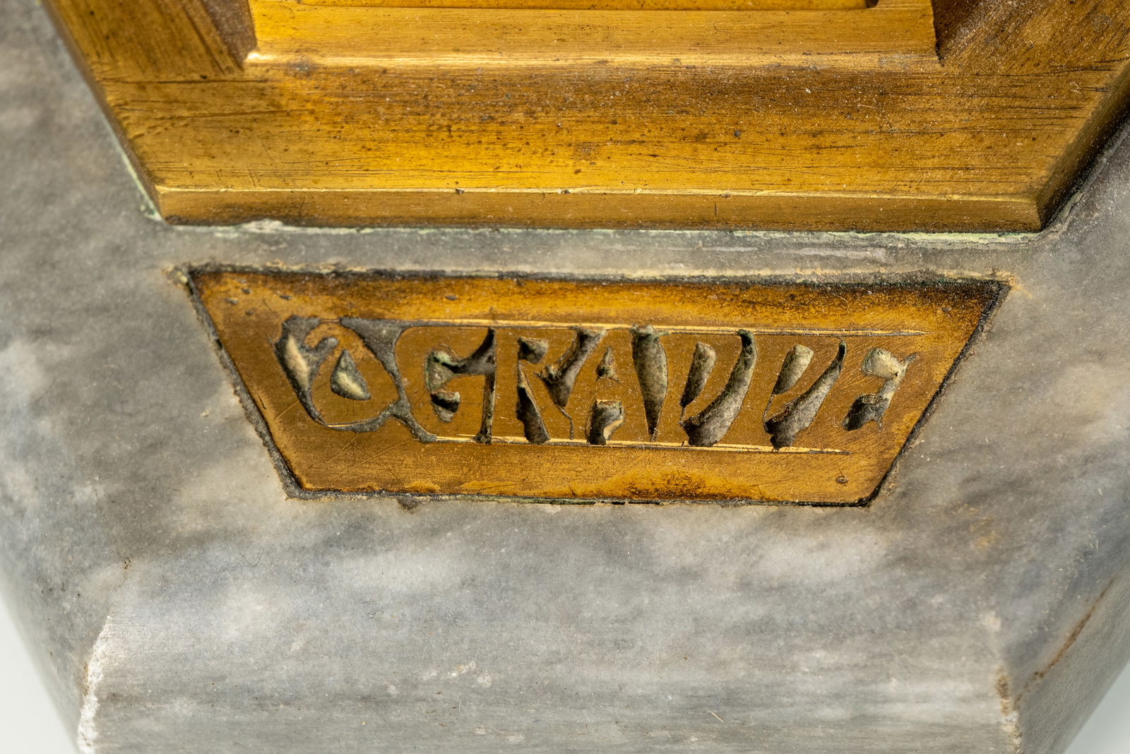 A PAIR OF GILT BRONZE BOOK ENDS "AGRAPPE" UND "AGRAIN" - 3