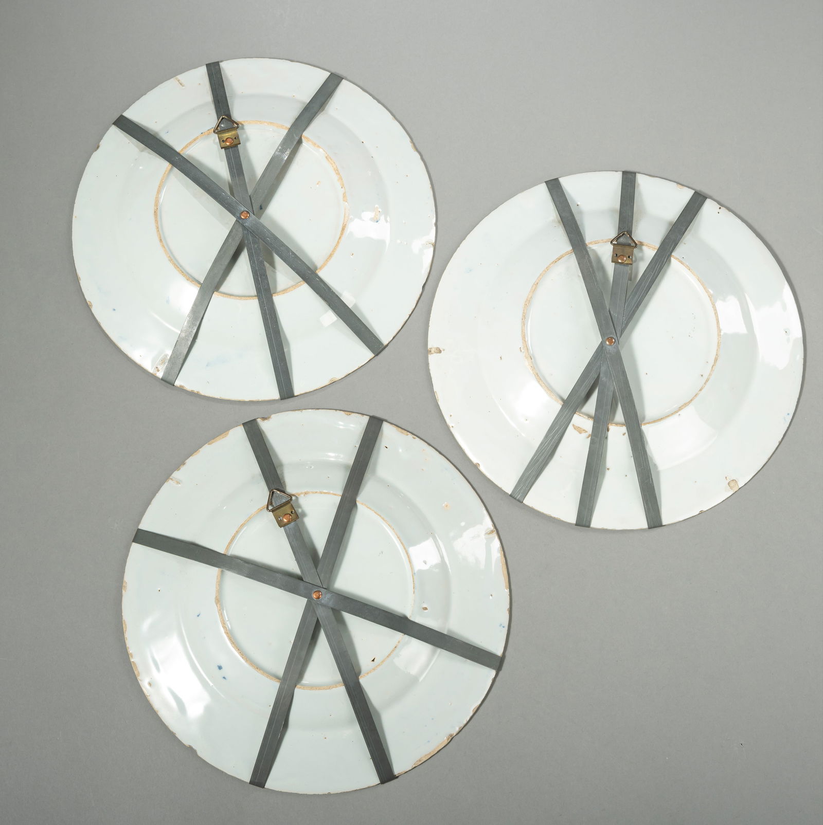 THREE DELFT BLUE AND WHITE FAIENCE PLATES - 3