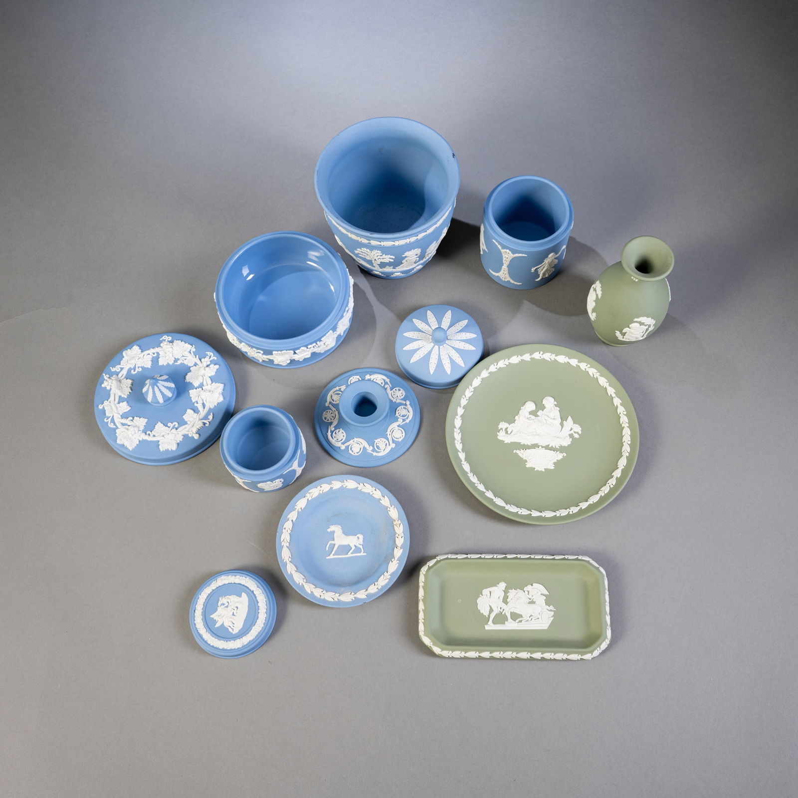 9 PIECES WEDGWOOD PORCELAIN, JASPERWARE - 2
