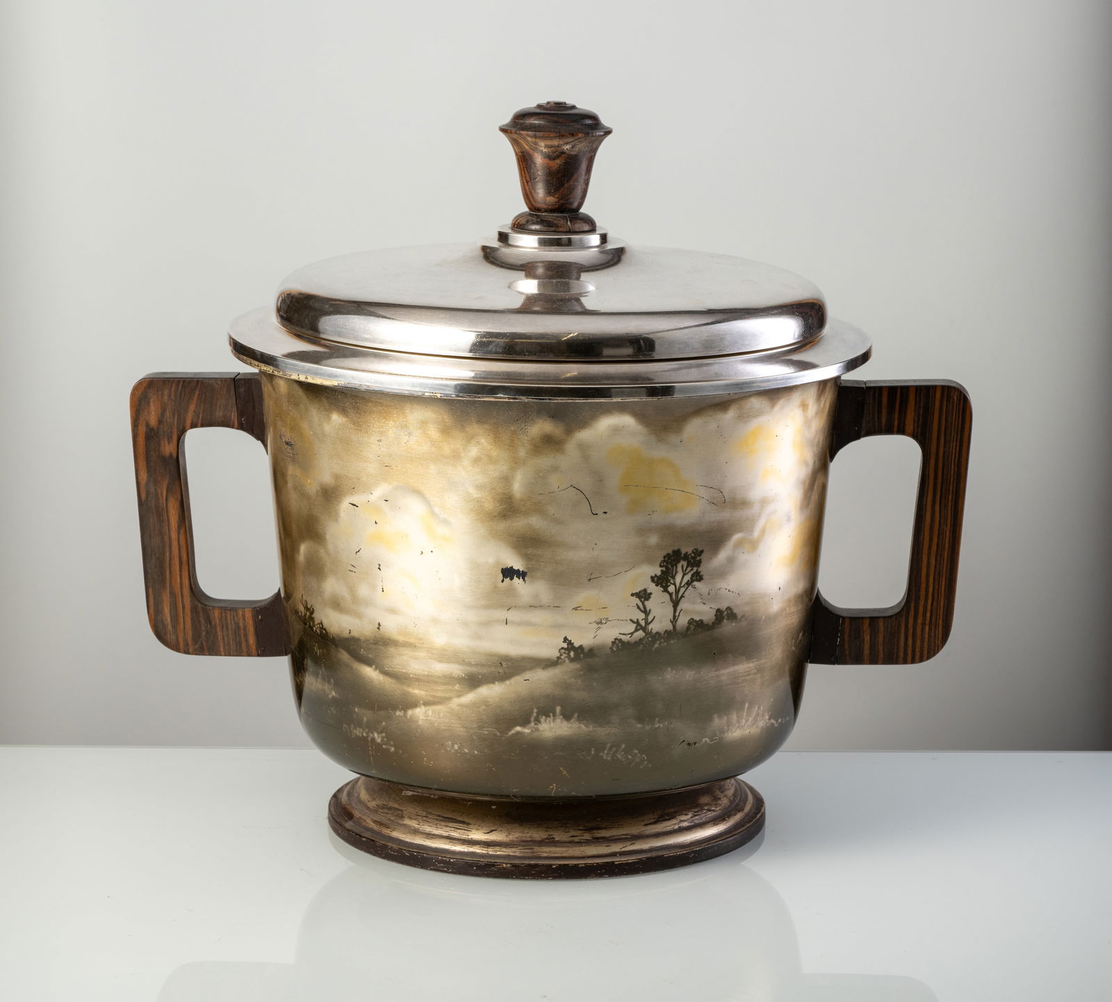 A LARGE BOTTLE COOLER WITH HORSEMAN - 3