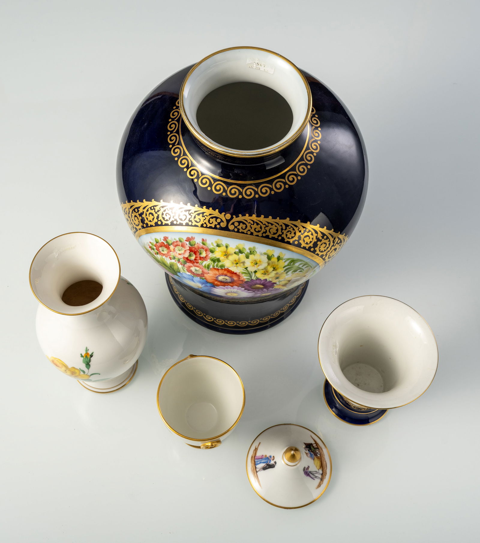 5 PLATES, 3 VASES, SUGAR BOWL - 4