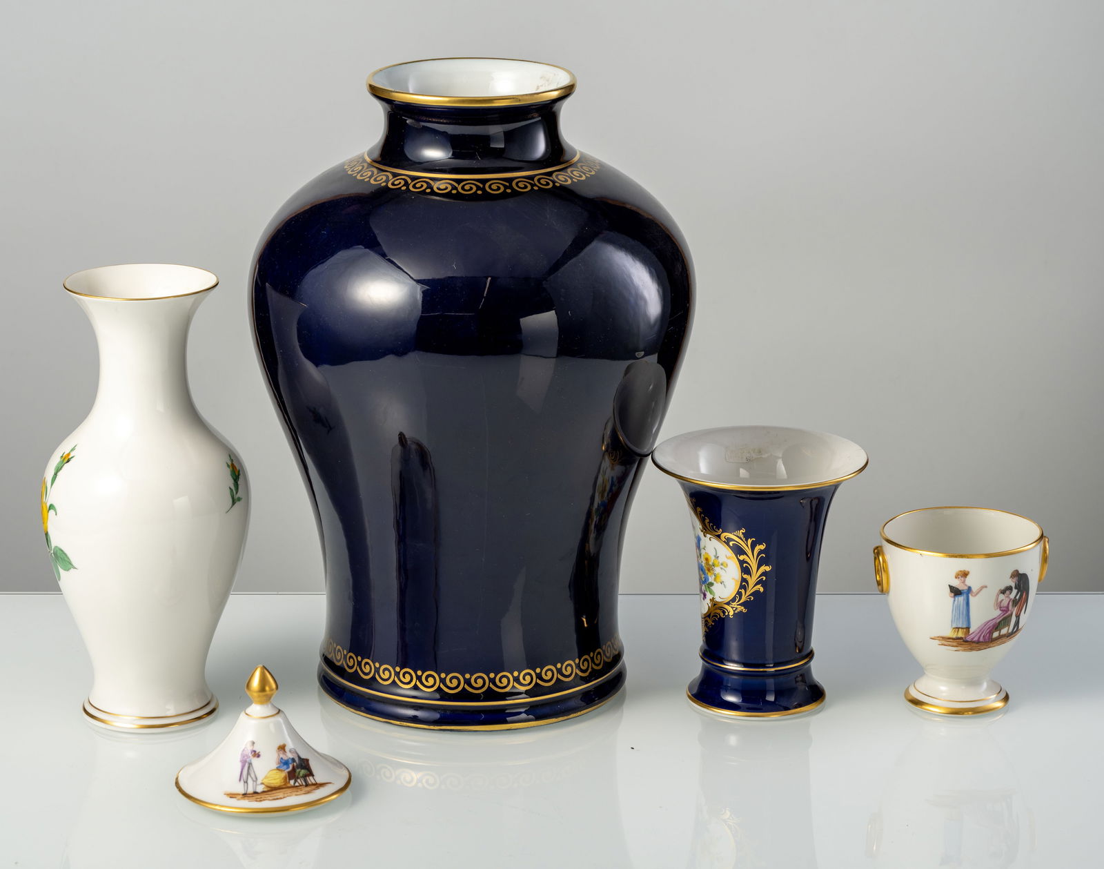 5 PLATES, 3 VASES, SUGAR BOWL - 6