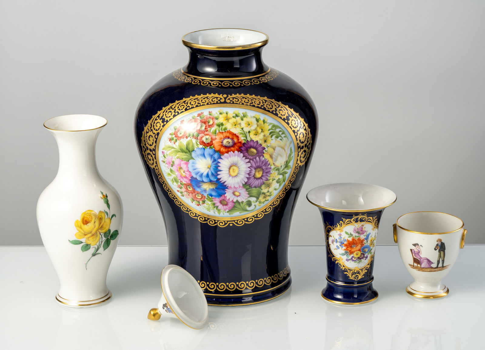 5 PLATES, 3 VASES, SUGAR BOWL - 7