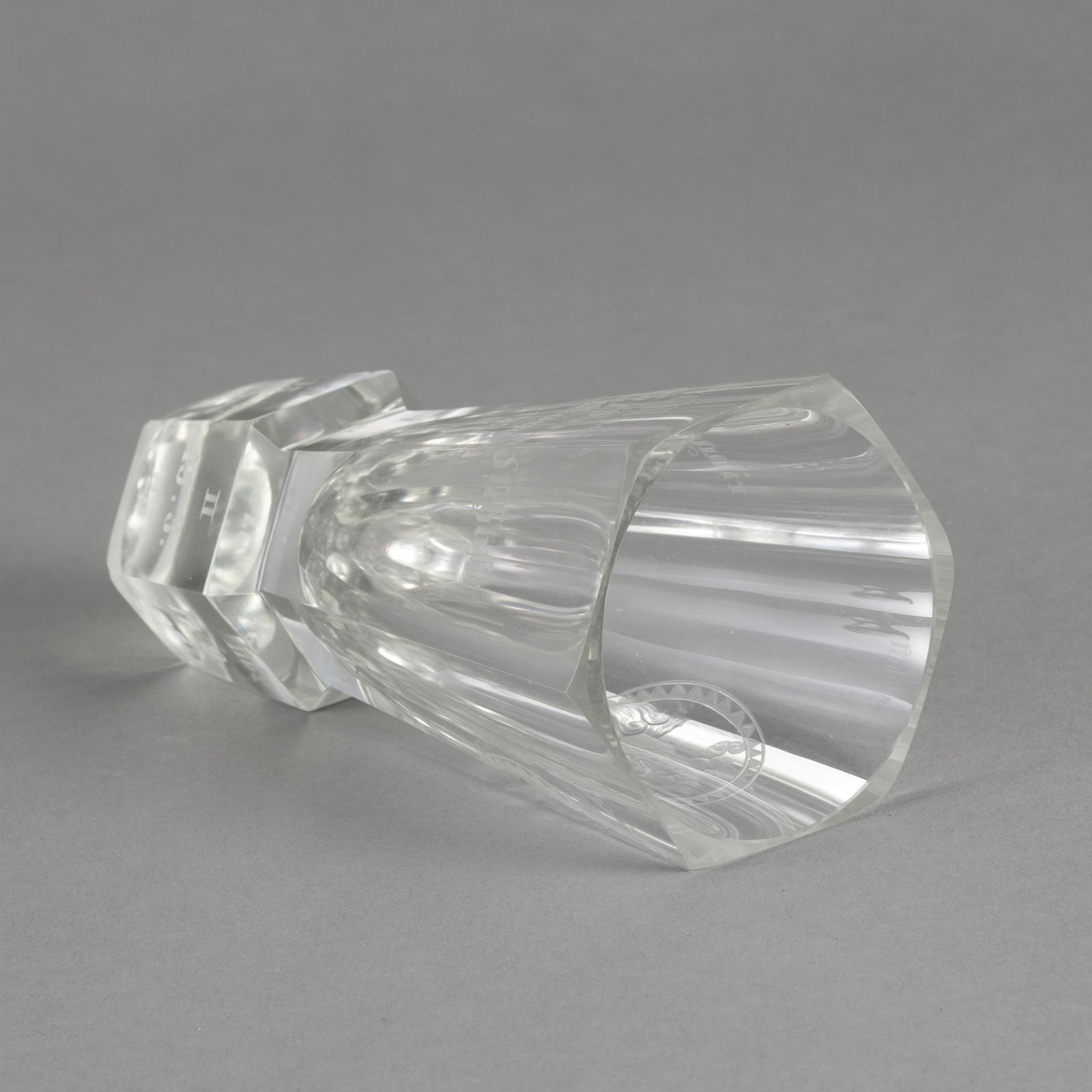 Lodge glass with Masonic motifs - 3