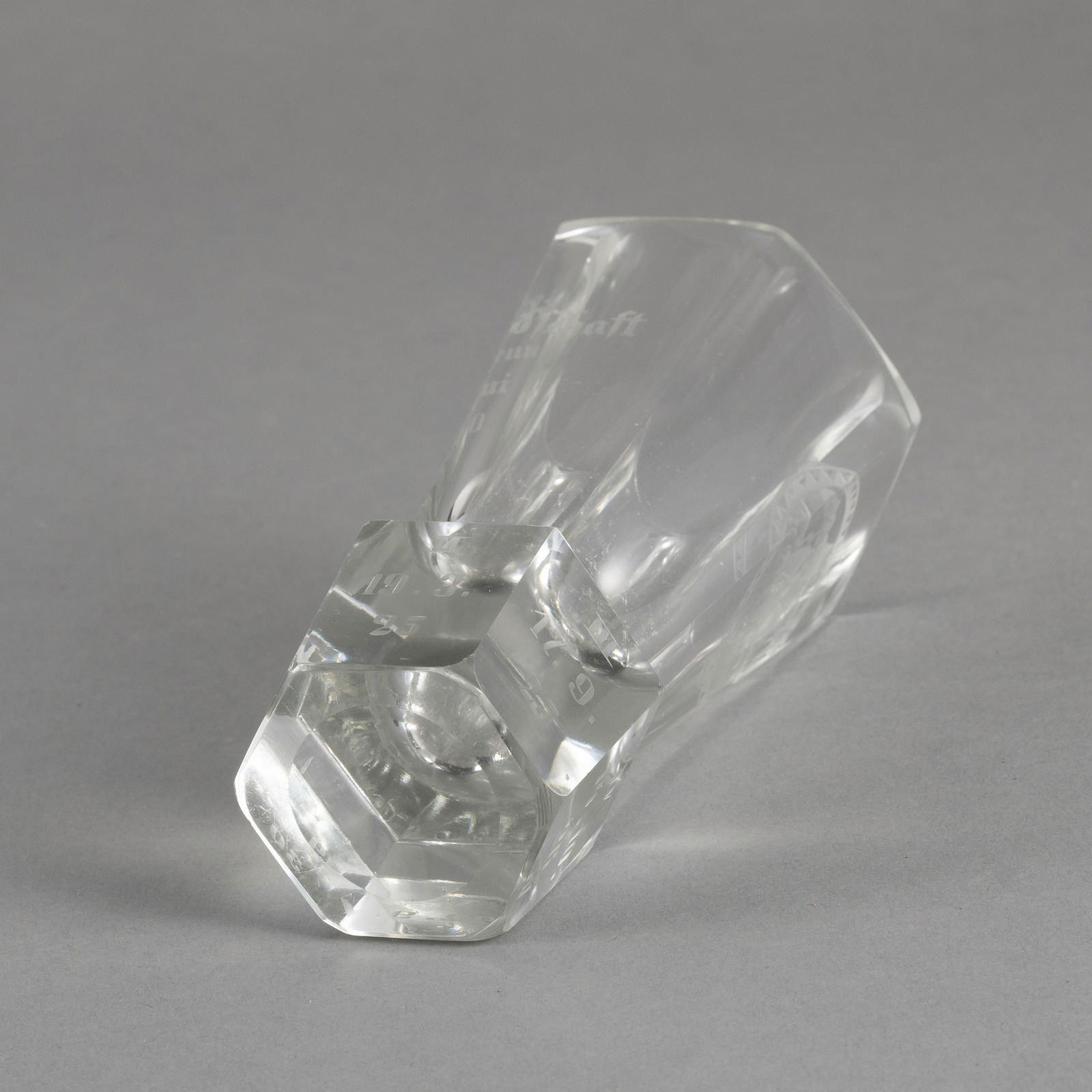 Lodge glass with Masonic motifs - 4