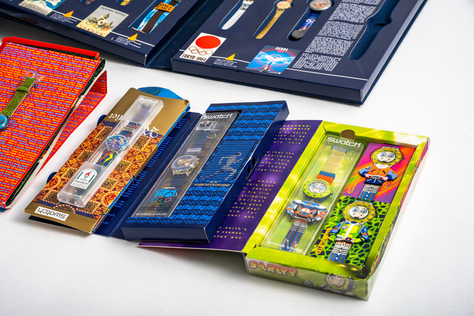 Mixed lot of 16 Swatch watches - 2