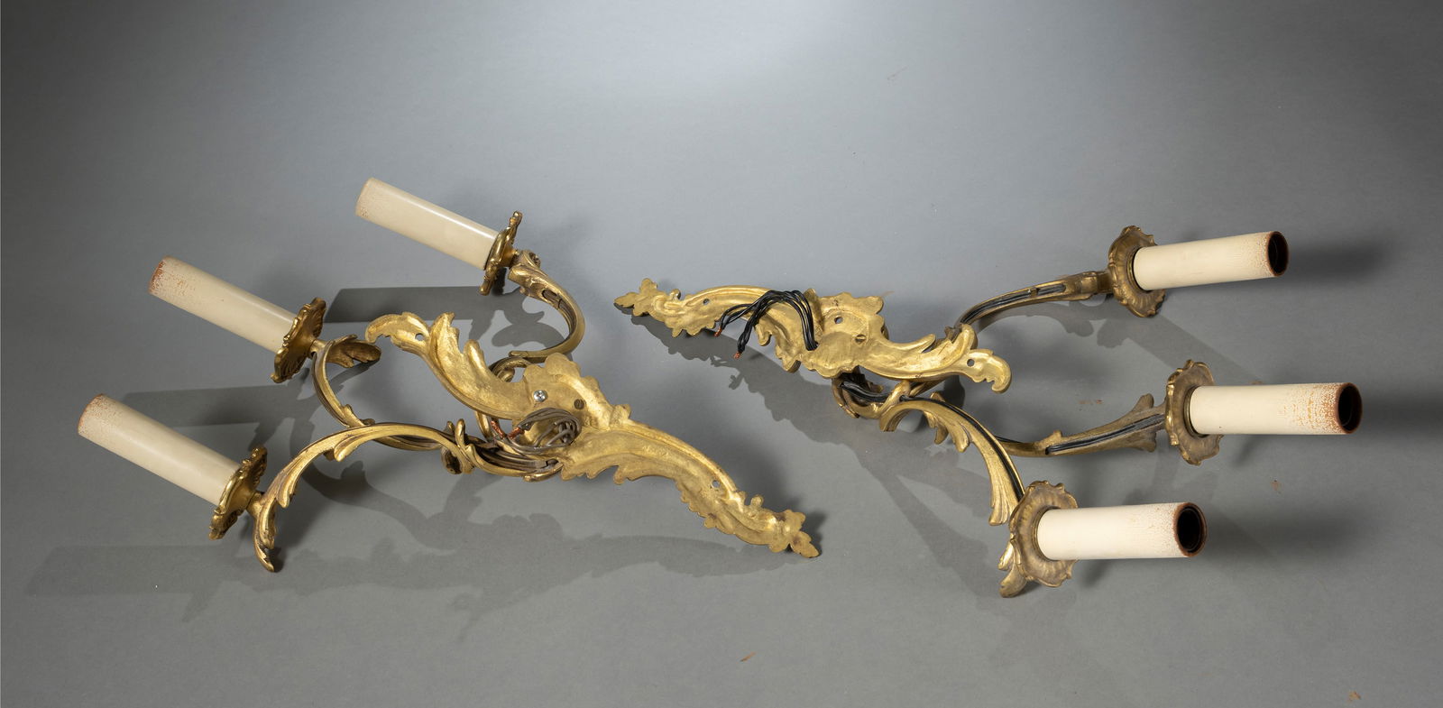 A PAIR OF LOUIS XV STYLE WALL LIGHTS - 4