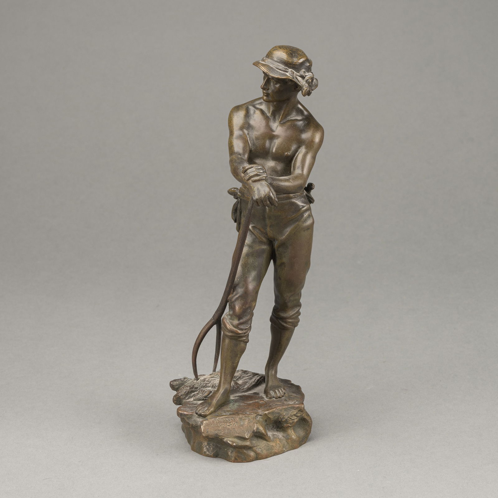 Levy, Charles Octave: Levy, Charles Octave 1820 - 1899 H. 24,5 cm ‘Faneur’. Bronze. Marked: Faneur par Ch. Levy Salon des Beaux Arts. Foundry mark ‘LV DEPOSE BRONZE GARANTI AU TITRE’. No. 4977.