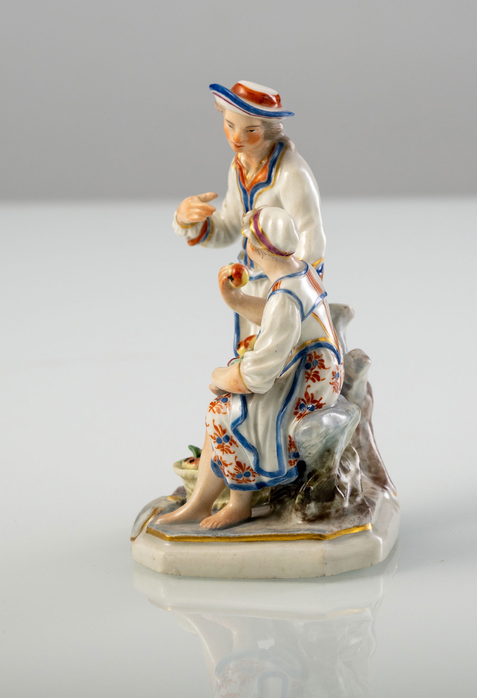 A LUDWIGSBURG PORCELAIN GROUP OF A PAIR OF FRUIT FARMERS - 2