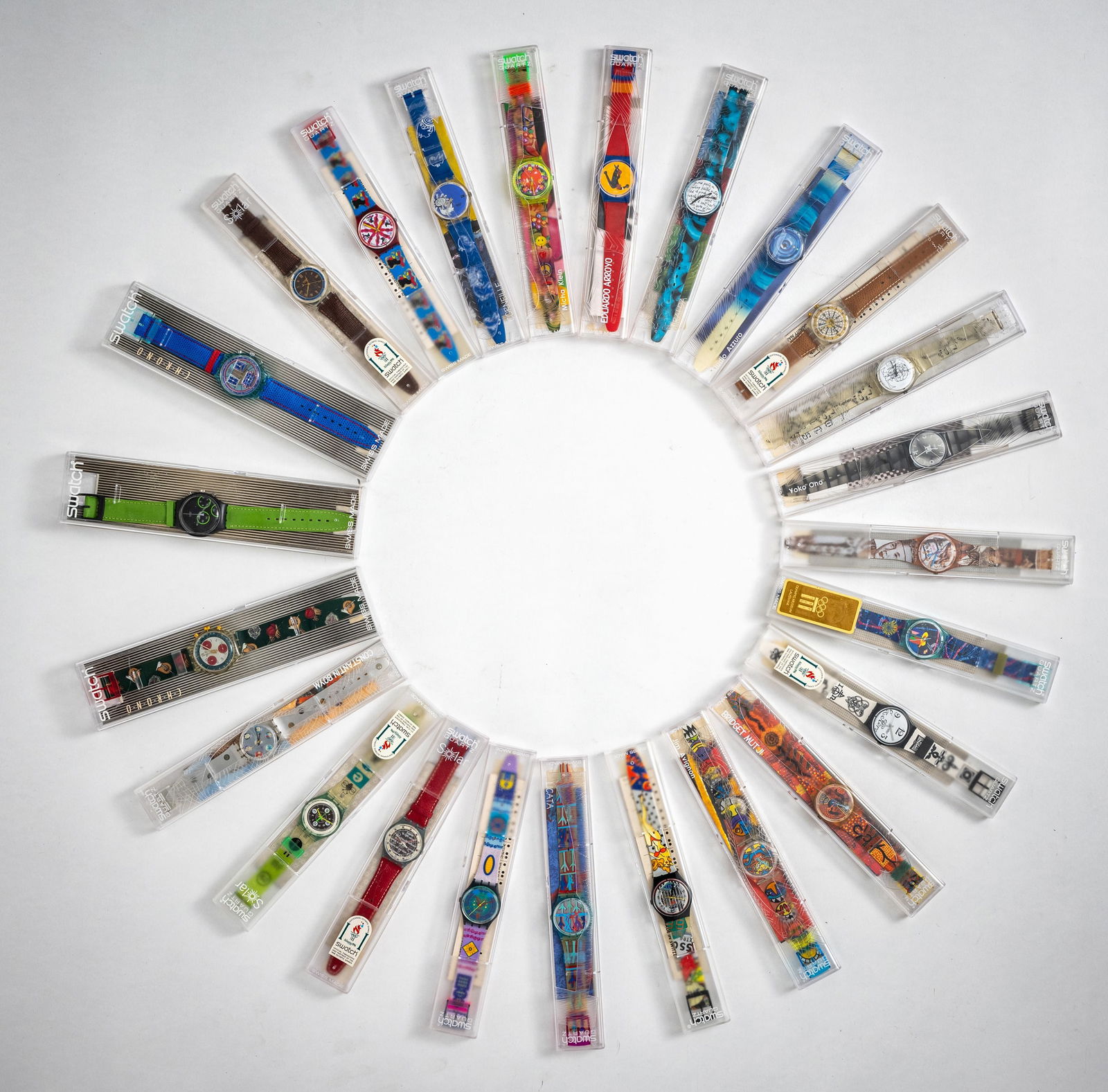 Mixed lot of 24 Swatch watches: Mixed lot of 24 Swatch watches Various editions, plastic and leather straps, water-resistant, quartz movement not tested for functionality, batteries must be replaced, with case. Collection Monika