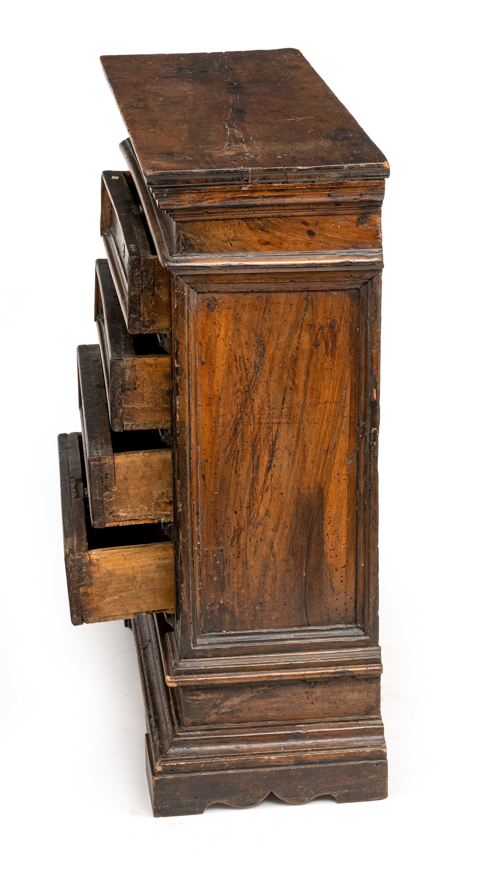 A NORTH ITALIAN BAROQUE WALNUT COMMODE - 4