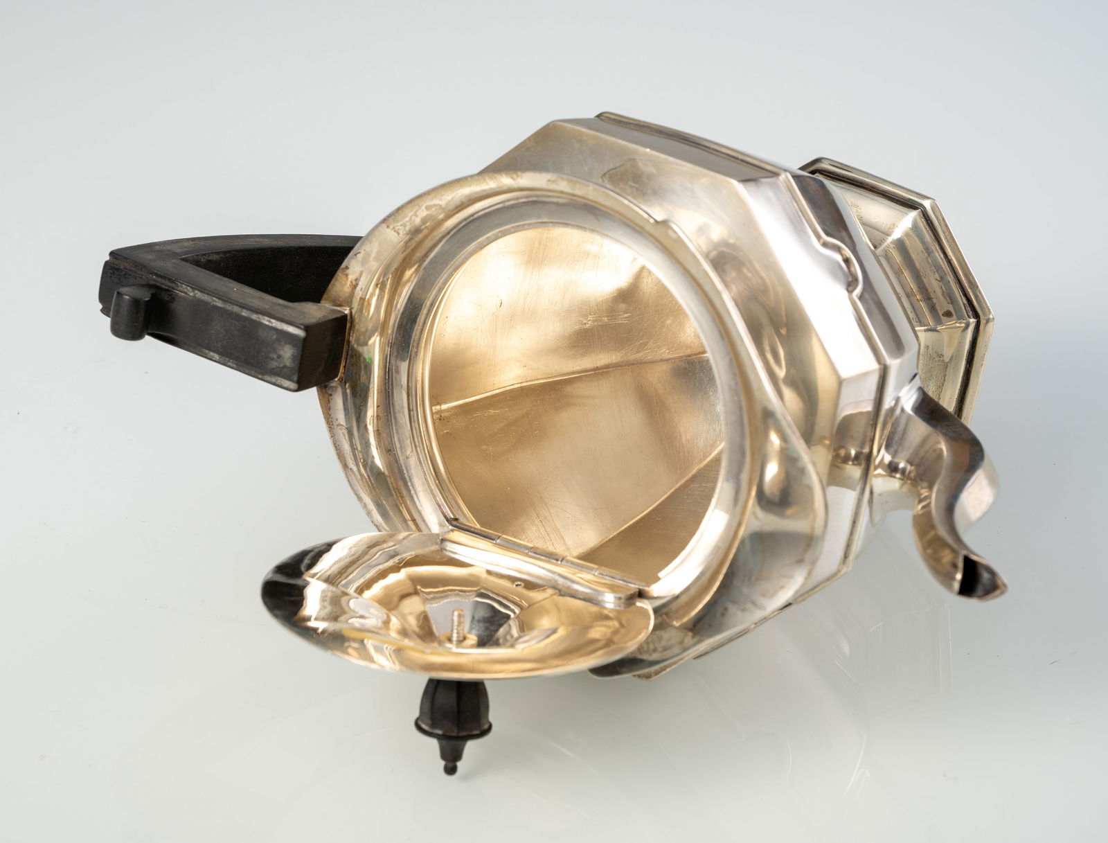 A GEORGE V SILVER TEA POT - 3