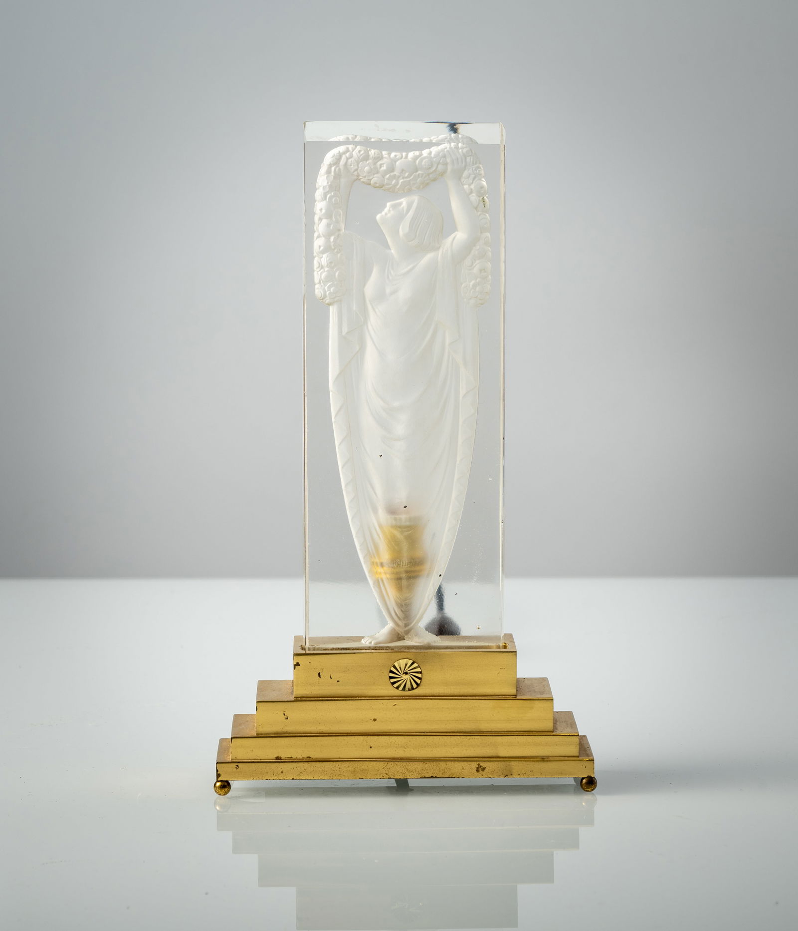 Molins-Ballest, Enrique: Molins-Ballest, Enrique 1893-1958 H. 22/25 cm, L. 30 cm stand Art Déco dancer. Plated and blackened metal, signed H.Molins. Black and white veined marble plinth. Worn.Molins-Ballest, Enrique