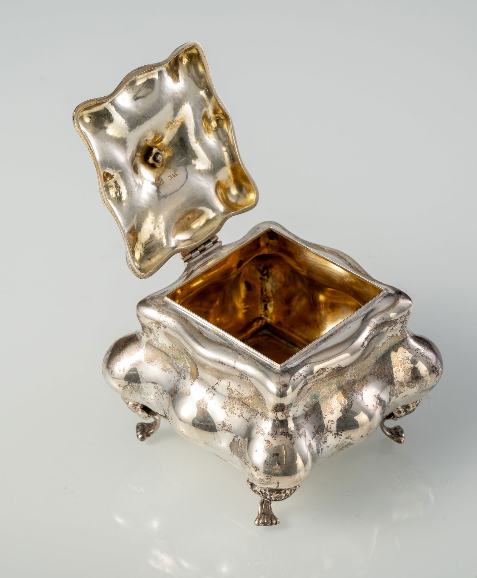 A PARCEL GILT SUGAR BOWL AND COVER - 3