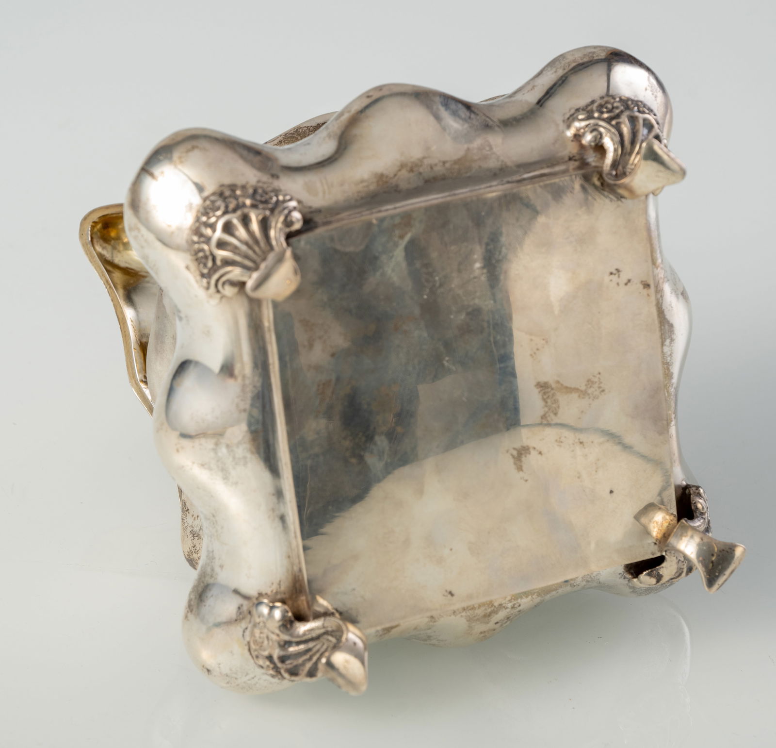 A PARCEL GILT SUGAR BOWL AND COVER - 5