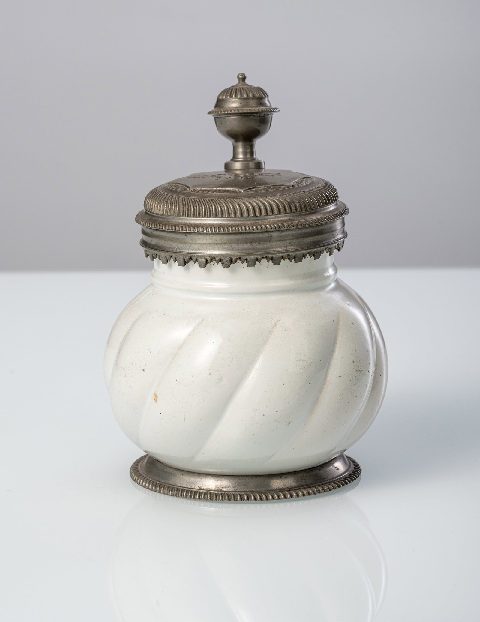 A WHITE GLAZED FAIENCE HABANER JAR - 2