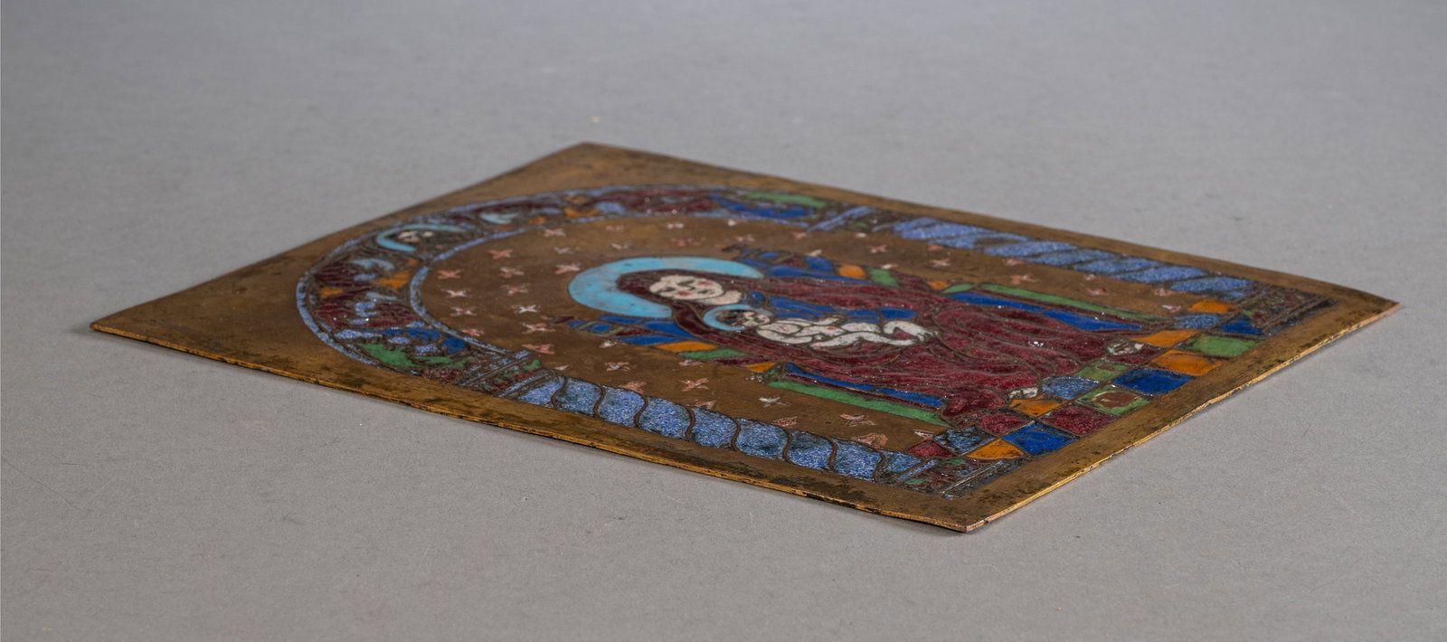 A MEDIEVAL STYLE ENAMEL PLAQUE WITH VIRGIN AND CHILD - 3